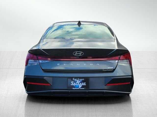 2025 Hyundai Elantra Limited - Photo 43