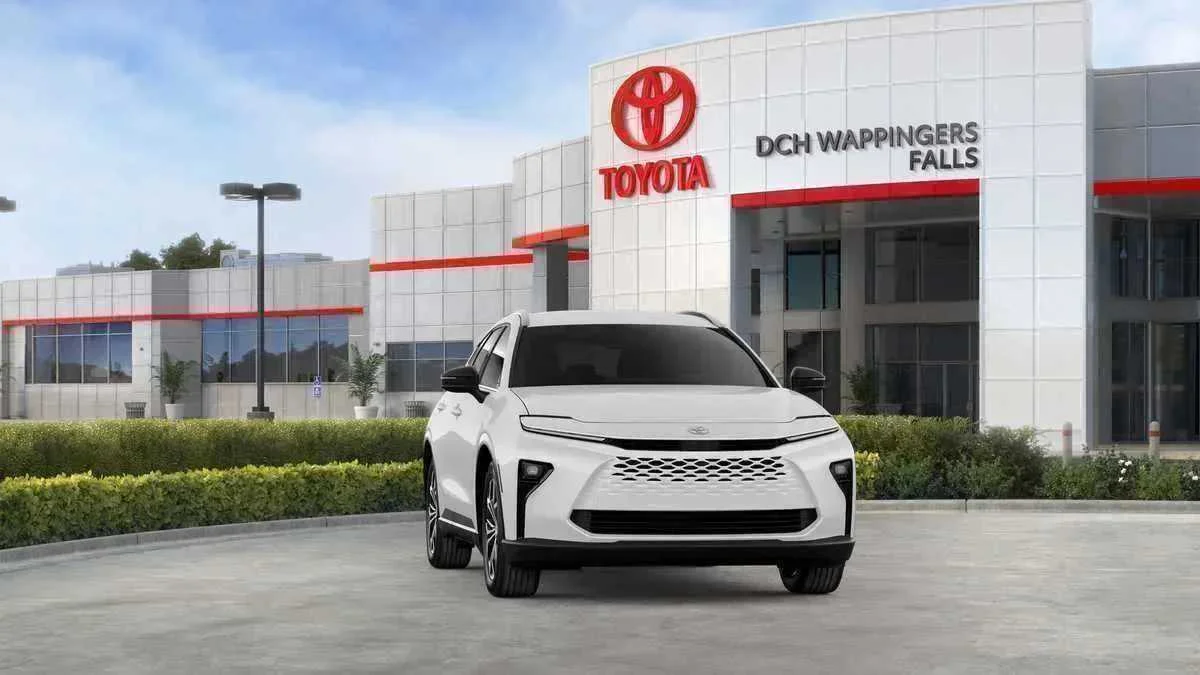 New 2026 Oxygen White <sup>1</sup> Toyota  XLE image 26