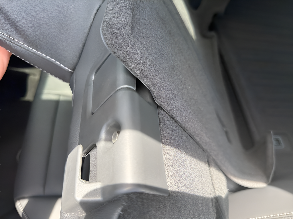 New 2026 White Nissan SL image 23