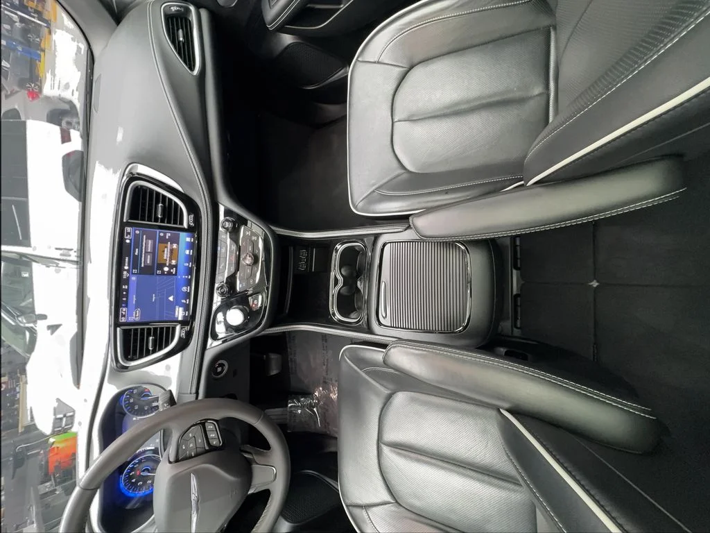 Used 2025 Black Chrysler Limited image 37