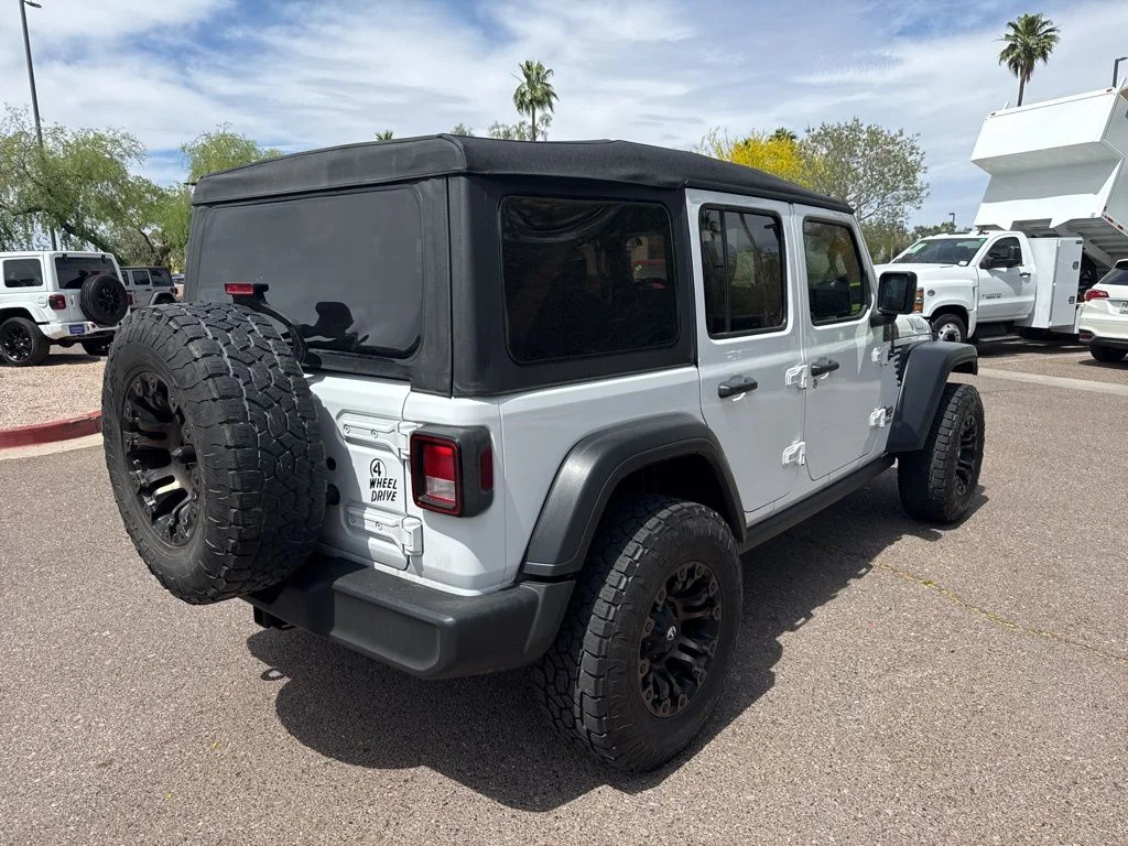 Used 2022 White Jeep Unlimited Willys image 8