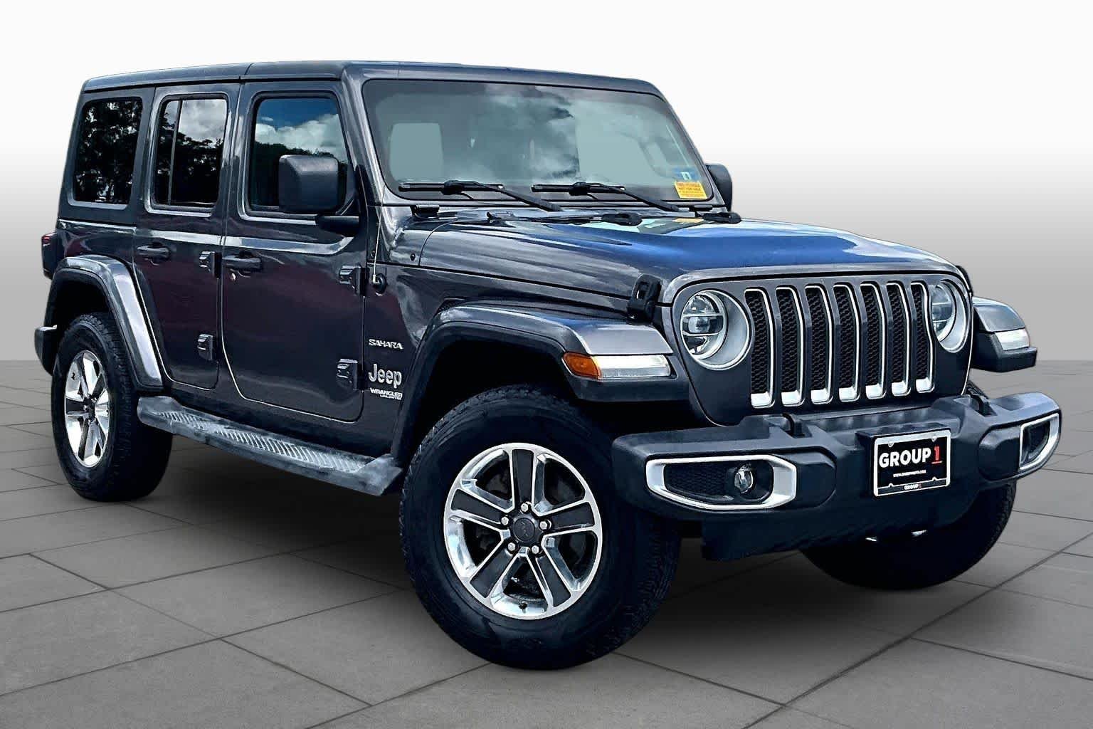 Used 2018 Granite Crystal Metallic Clearcoat Jeep Sahara image 3