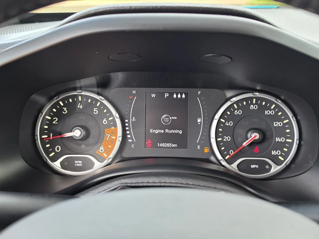 Used 2019 Teal Jeep Latitude image 13