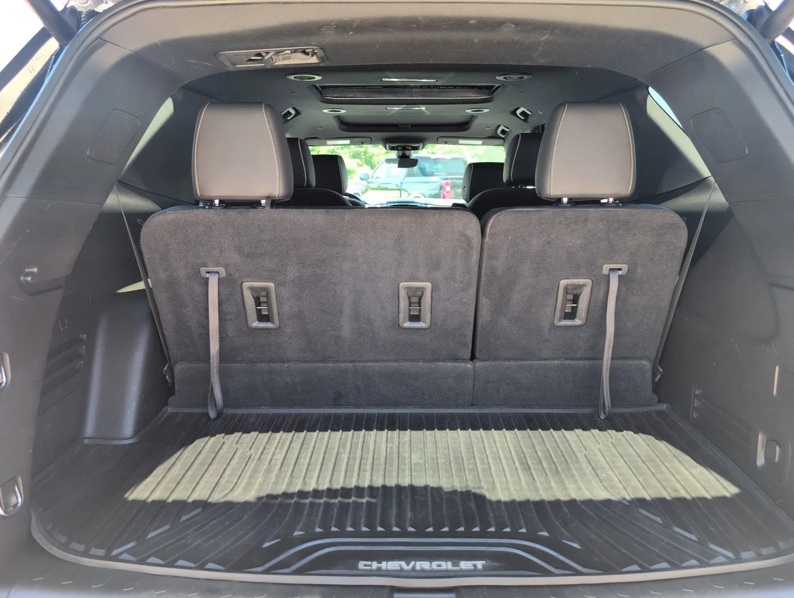 Used 2023 Mosaic Black Metallic Chevrolet Premier image 5