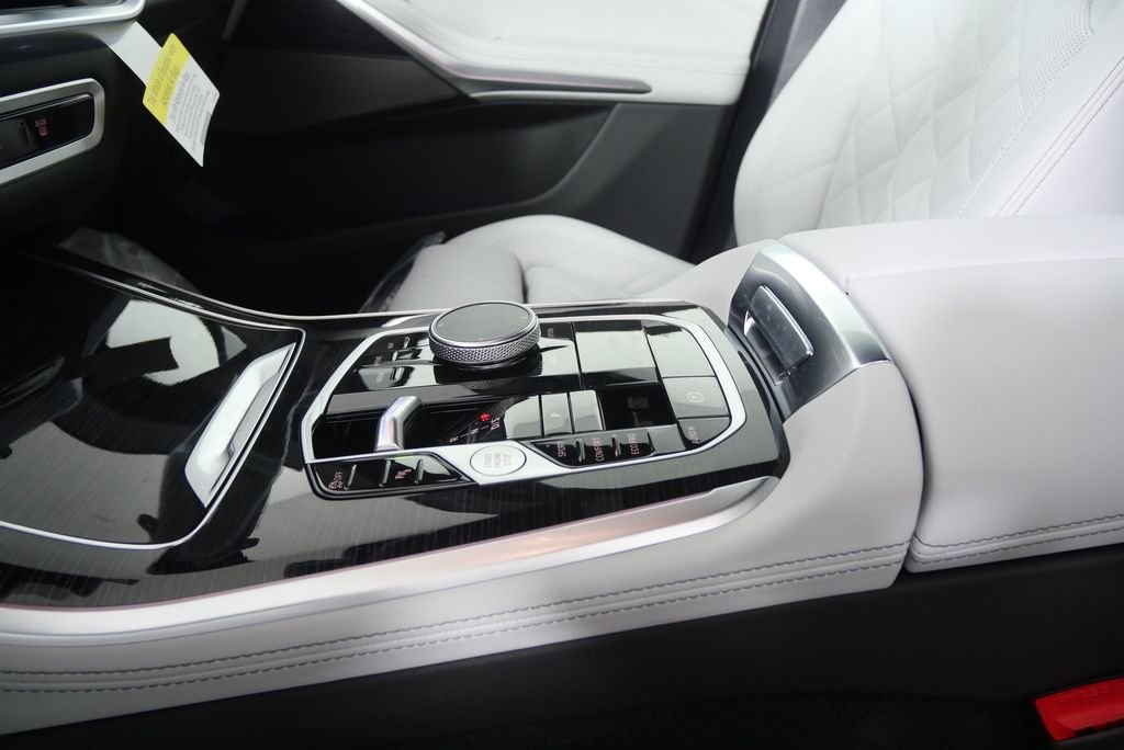 Used 2026 Dravit Grey Metallic BMW sDrive40i image 22
