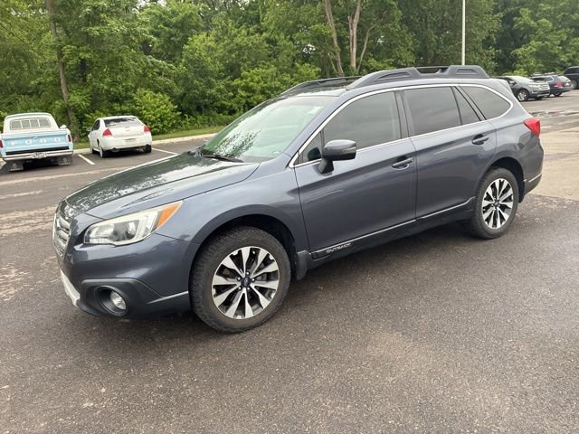 Used 2017 Subaru Outback Limited with VIN 4S4BSAKC1H3366877 for sale in Kansas City