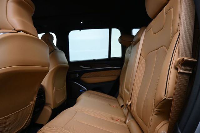 Used 2023 Silver Jeep Summit image 11