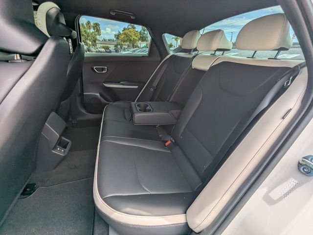 New 2026 Snow White Pearl Kia GT-Line image 11