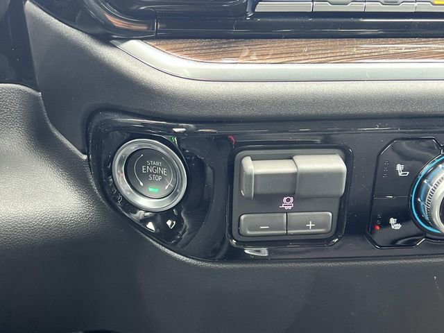 New 2026 Sterling Metallic GMC Elevation image 20