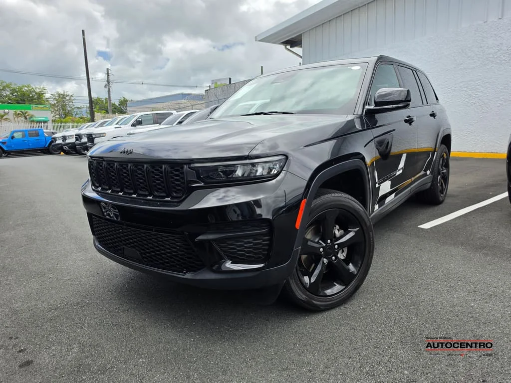 2023 Jeep Grand Cherokee Altitude's photo