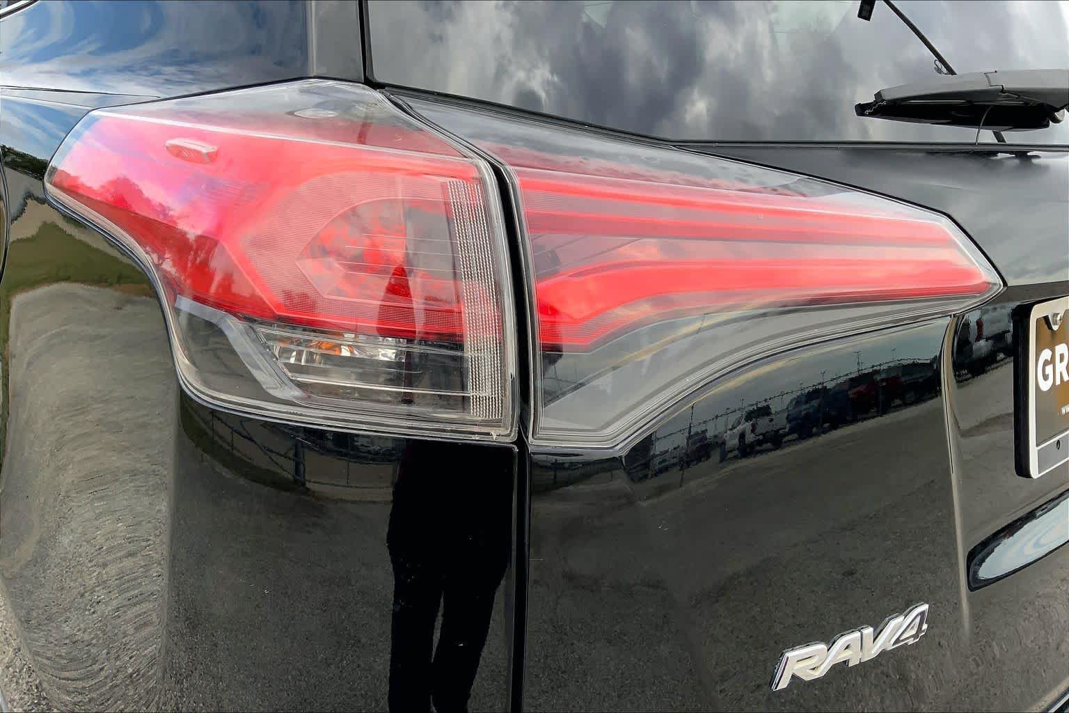 Used 2017 Black Toyota XLE image 28