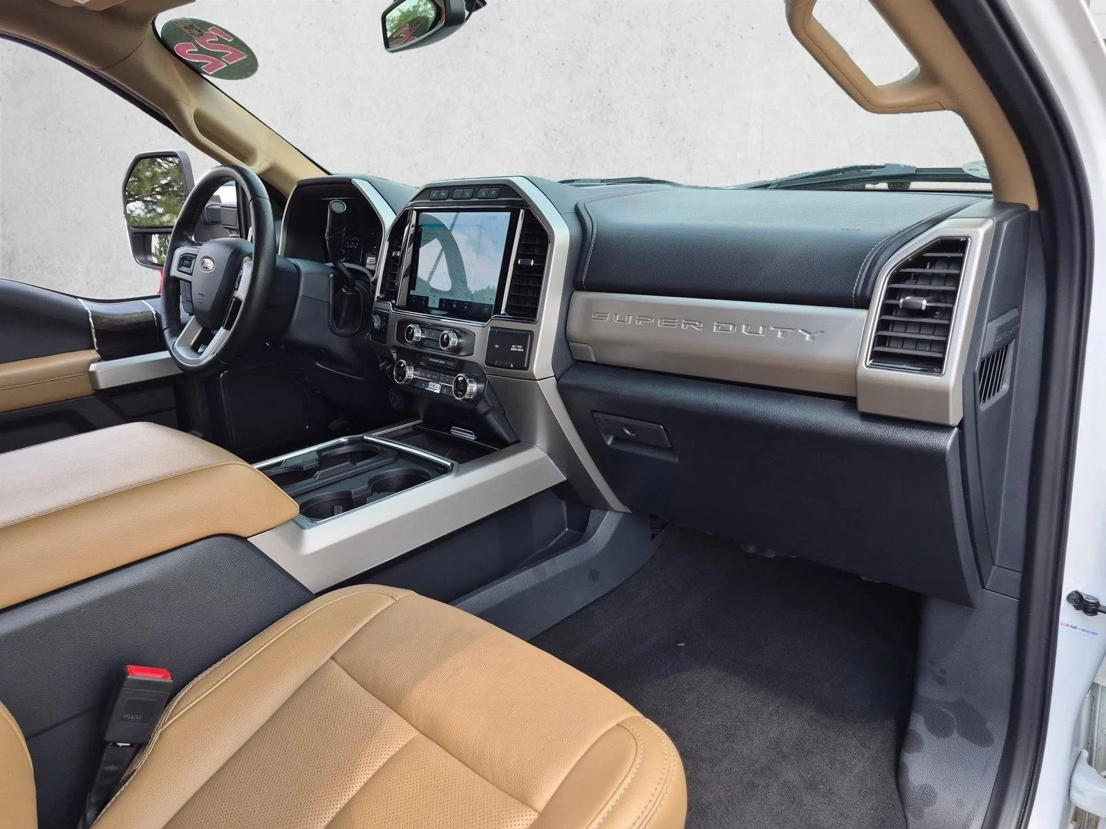 Certified Used 2022 Star White Metallic Tri-Coat Ford LARIAT image 22