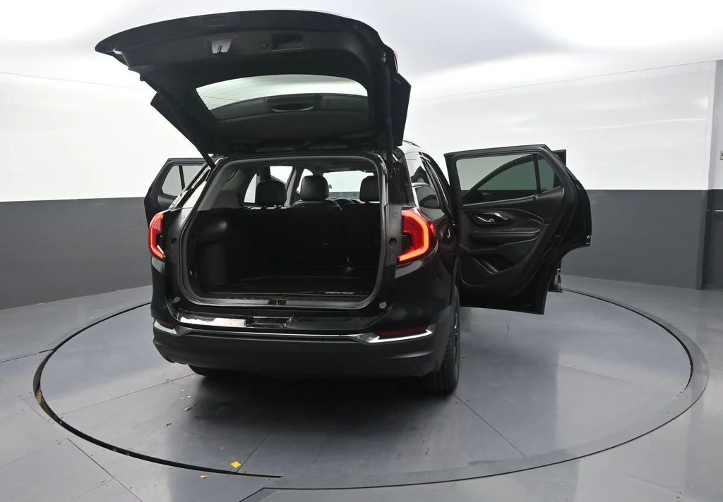 Used 2022 Black GMC AT4 image 37