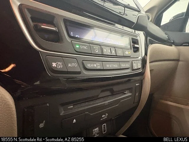 Used 2021 White Honda Touring image 27