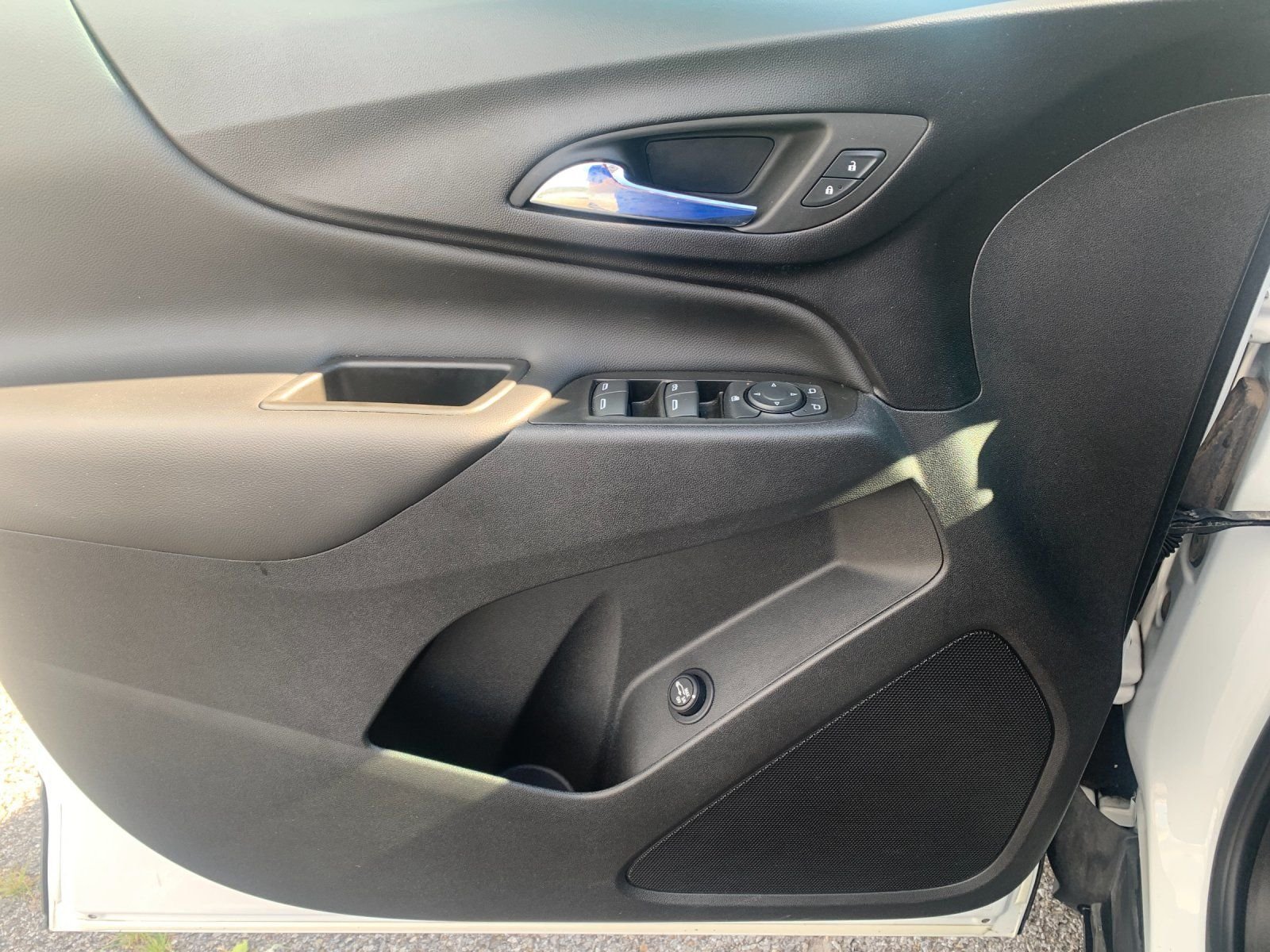 Used 2023 White Chevrolet LT image 12