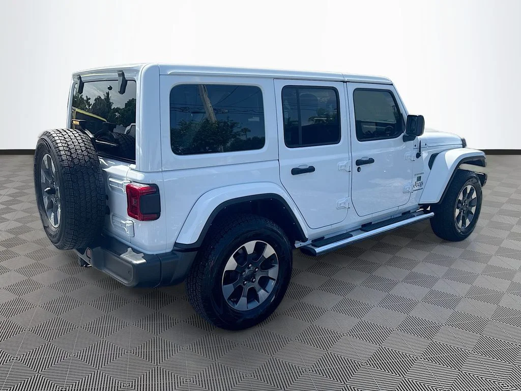 Used 2023 White Jeep Sahara image 6