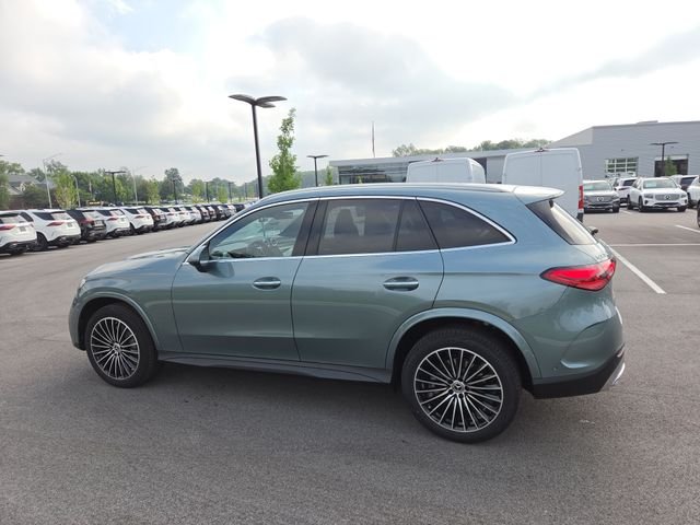 New 2027 Verde Silver Metallic Mercedes-Benz GLC300 image 6