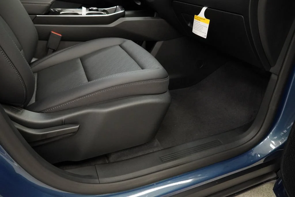 2027 Chevrolet Equinox LT - Photo 30