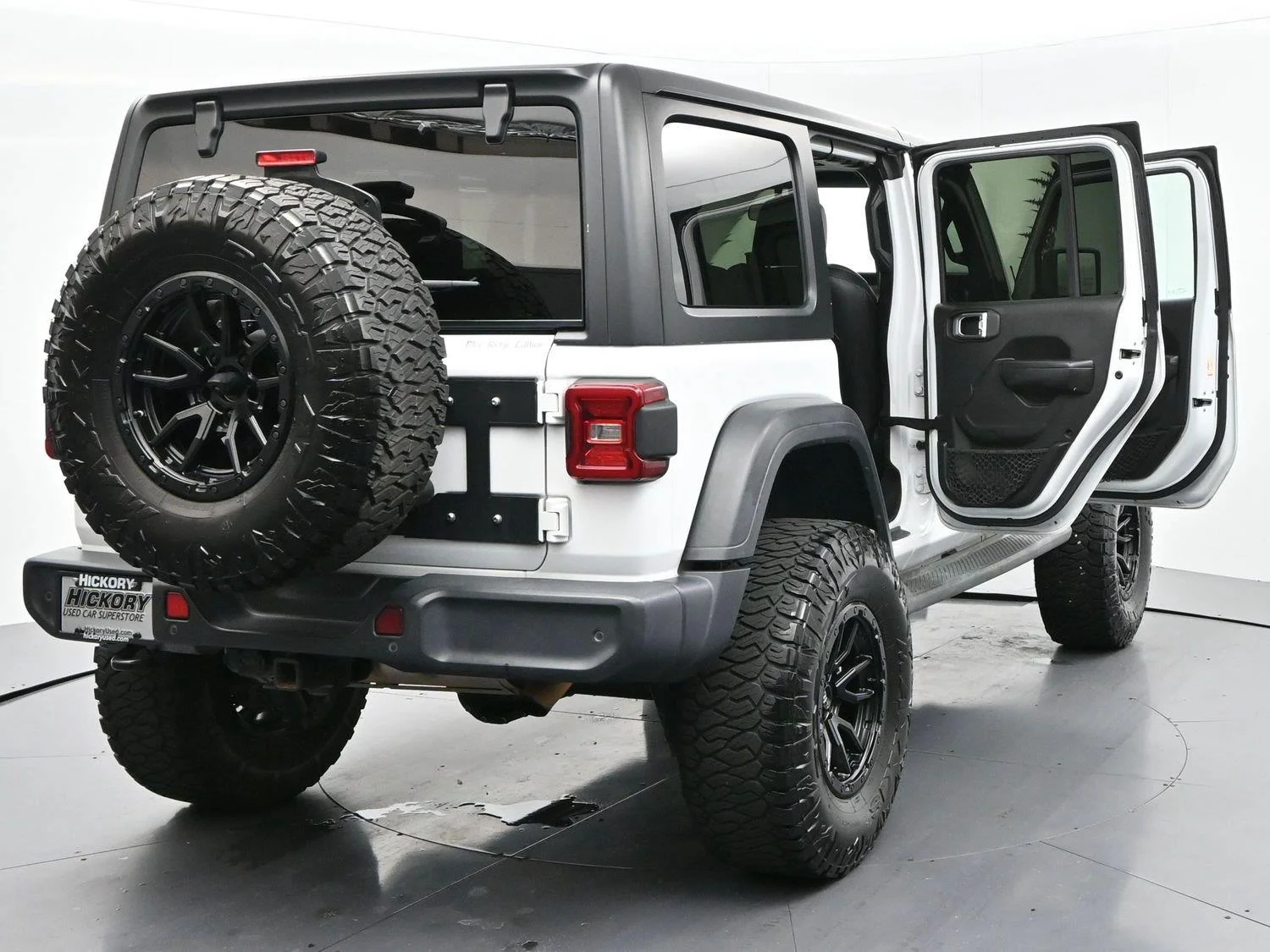 Used 2020 Bright White Clearcoat Jeep Sport S image 37