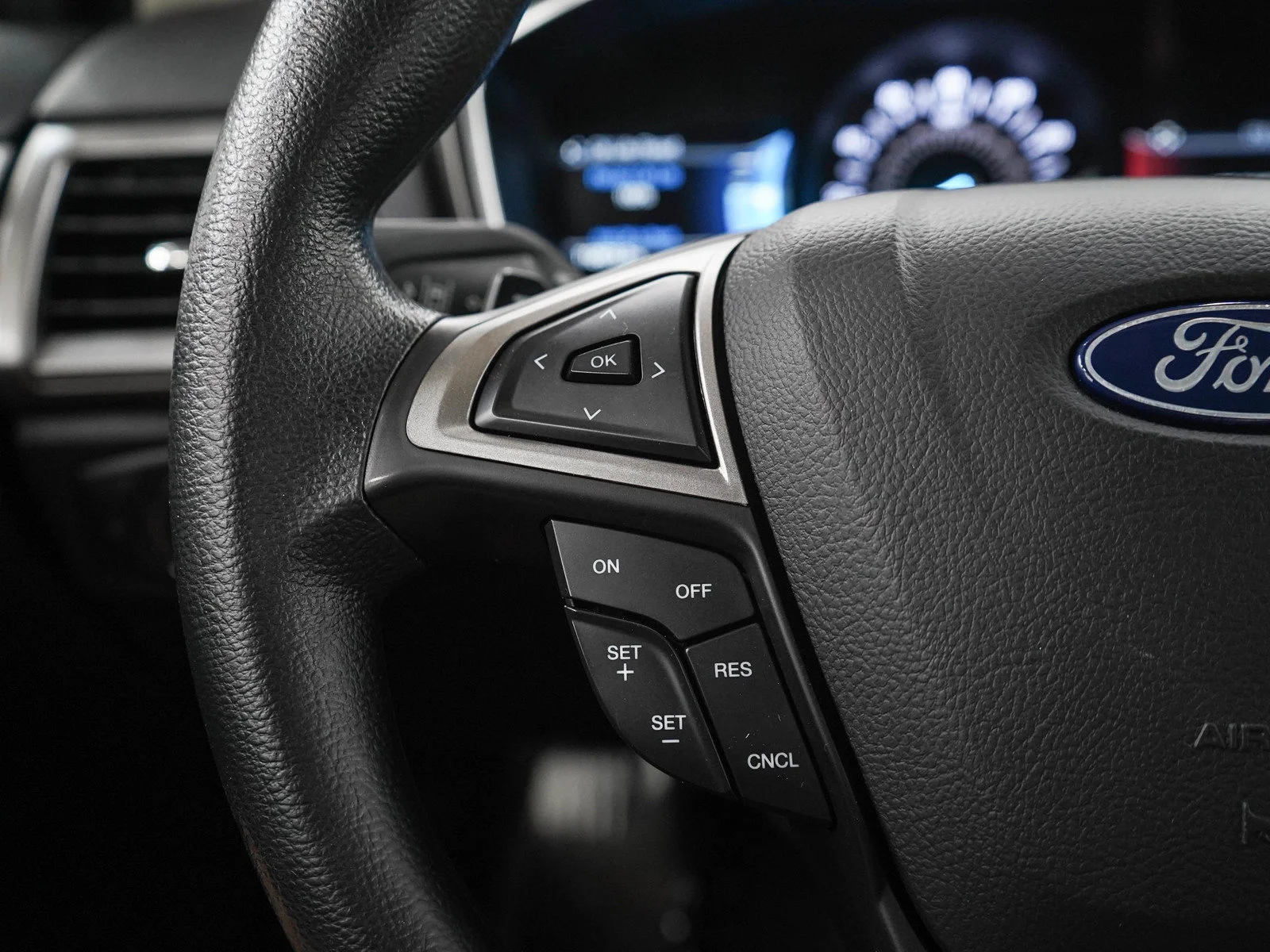 Used 2020 Magnetic Ford SE image 24