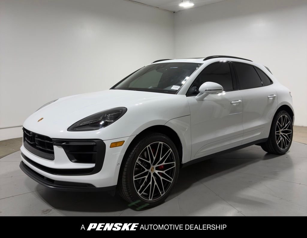2023 Porsche Macan S's photo