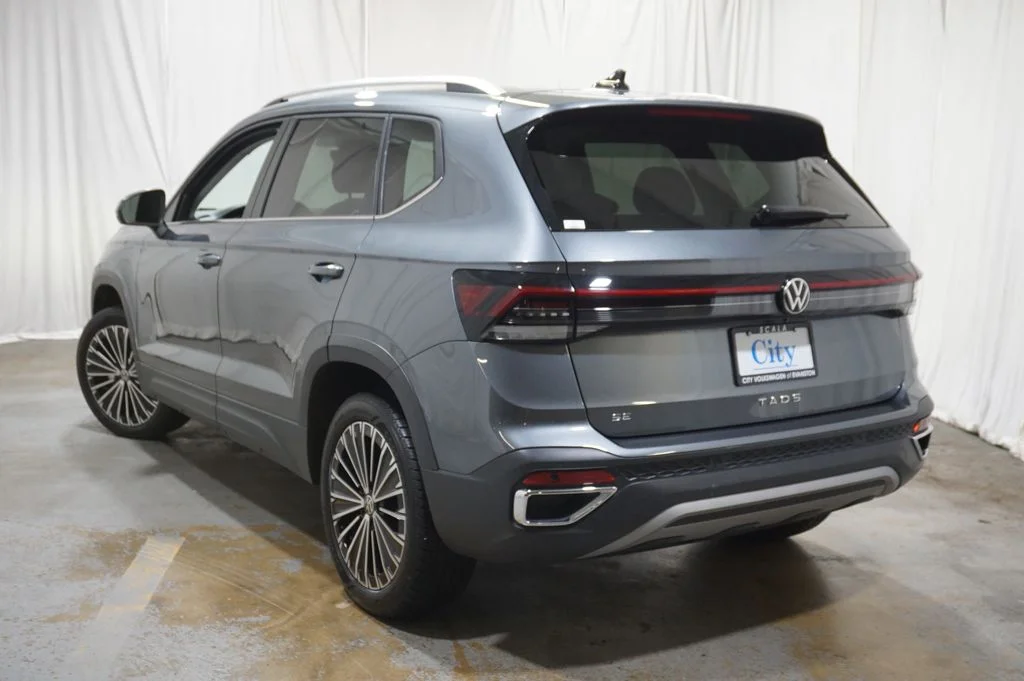 Certified Used 2025 Gray Volkswagen 1.5T SE image 7