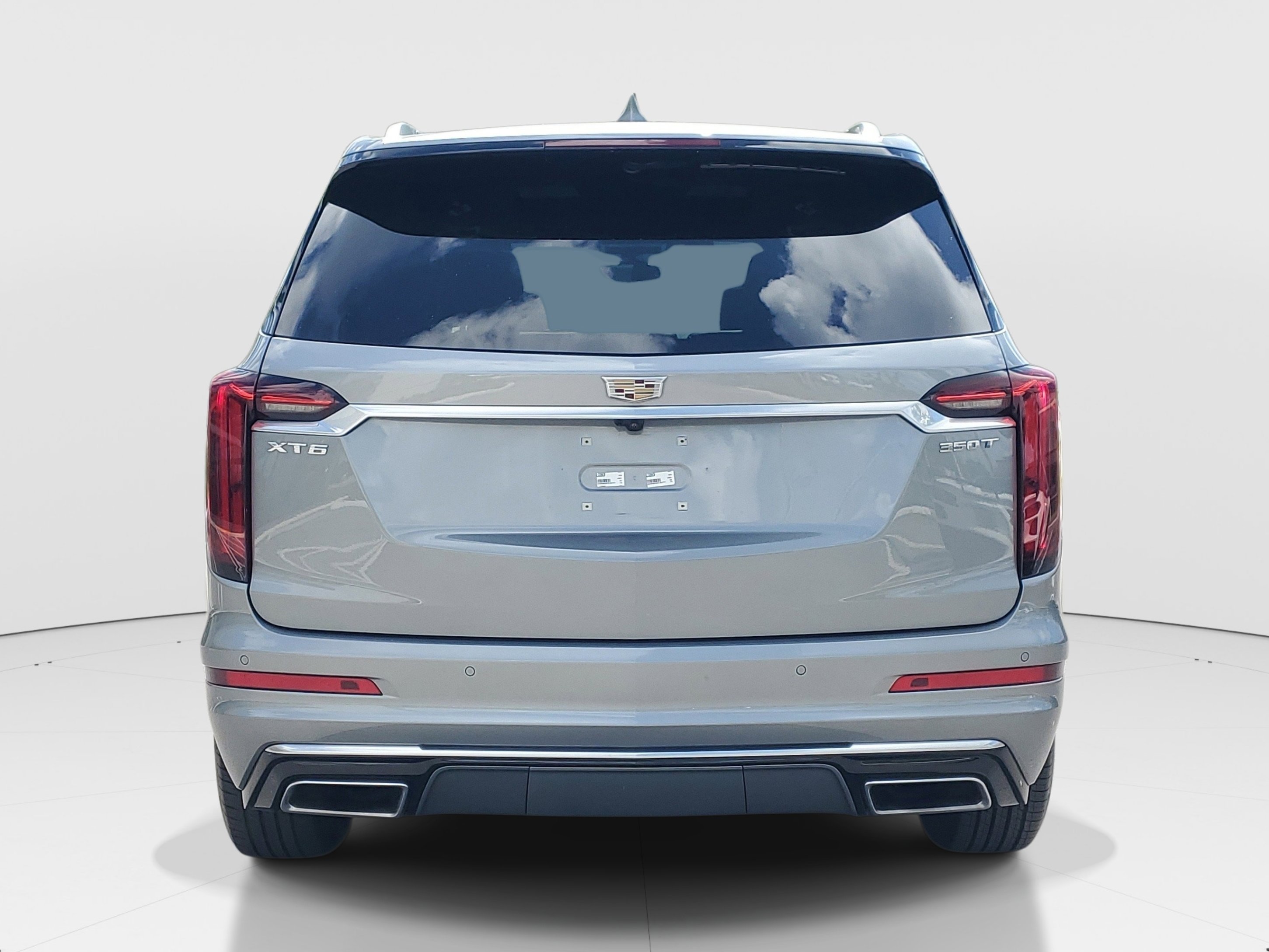 Used 2023 Argent Silver Metallic Cadillac FWD Luxury image 6