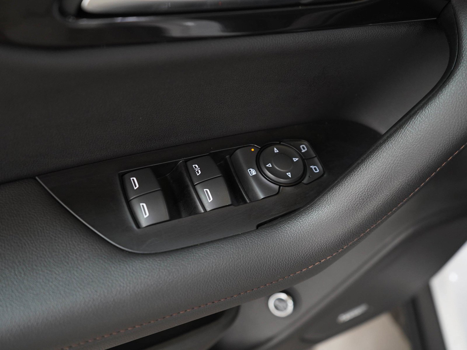 Used 2019 SUMMIT WHITE Chevrolet Premier image 20