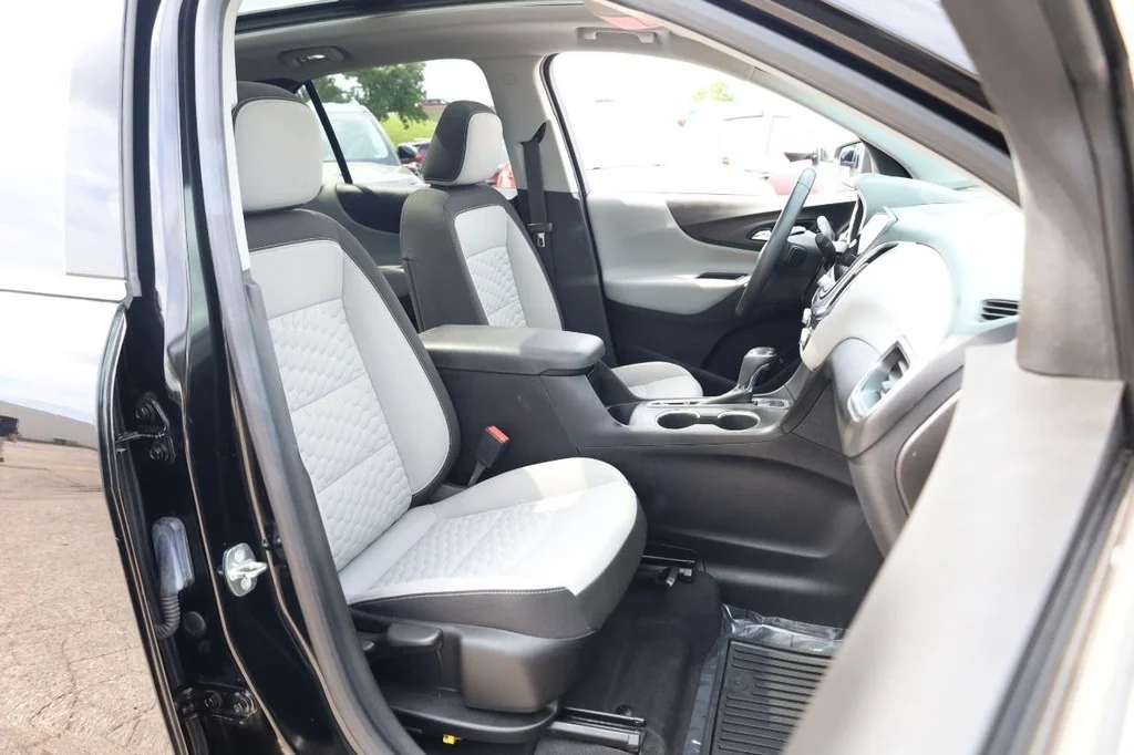 Used 2019 Mosaic Black Metallic Chevrolet AWD 4dr LT w/2LT image 26