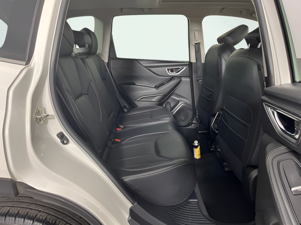 Used 2020 Crystal White Pearl Subaru Limited image 14