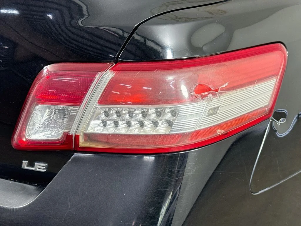 Used 2011 Black Toyota LE image 28