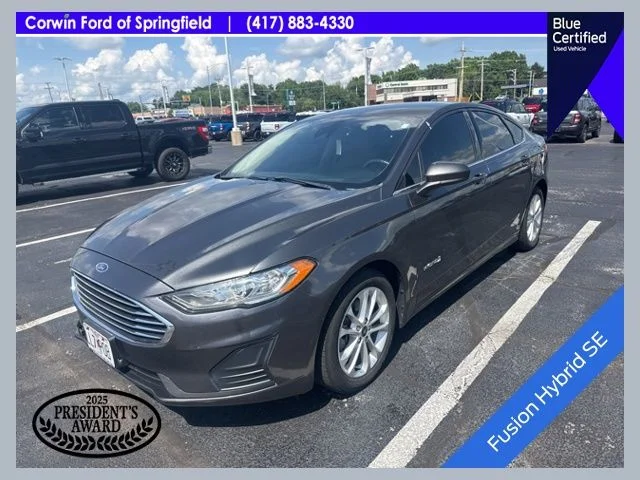 2019 Ford Fusion SE's photo