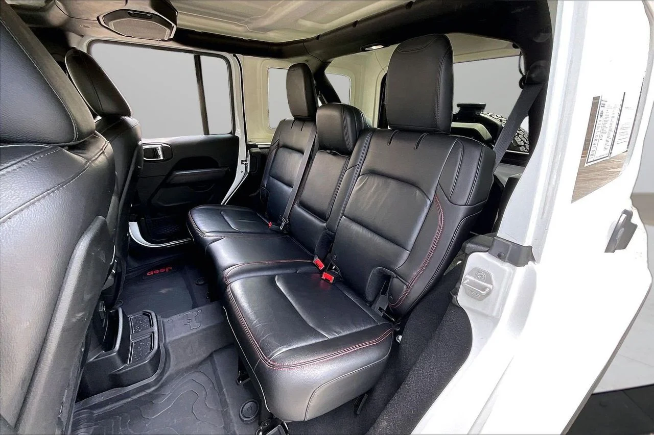 Certified Used 2018 White Jeep Rubicon image 22