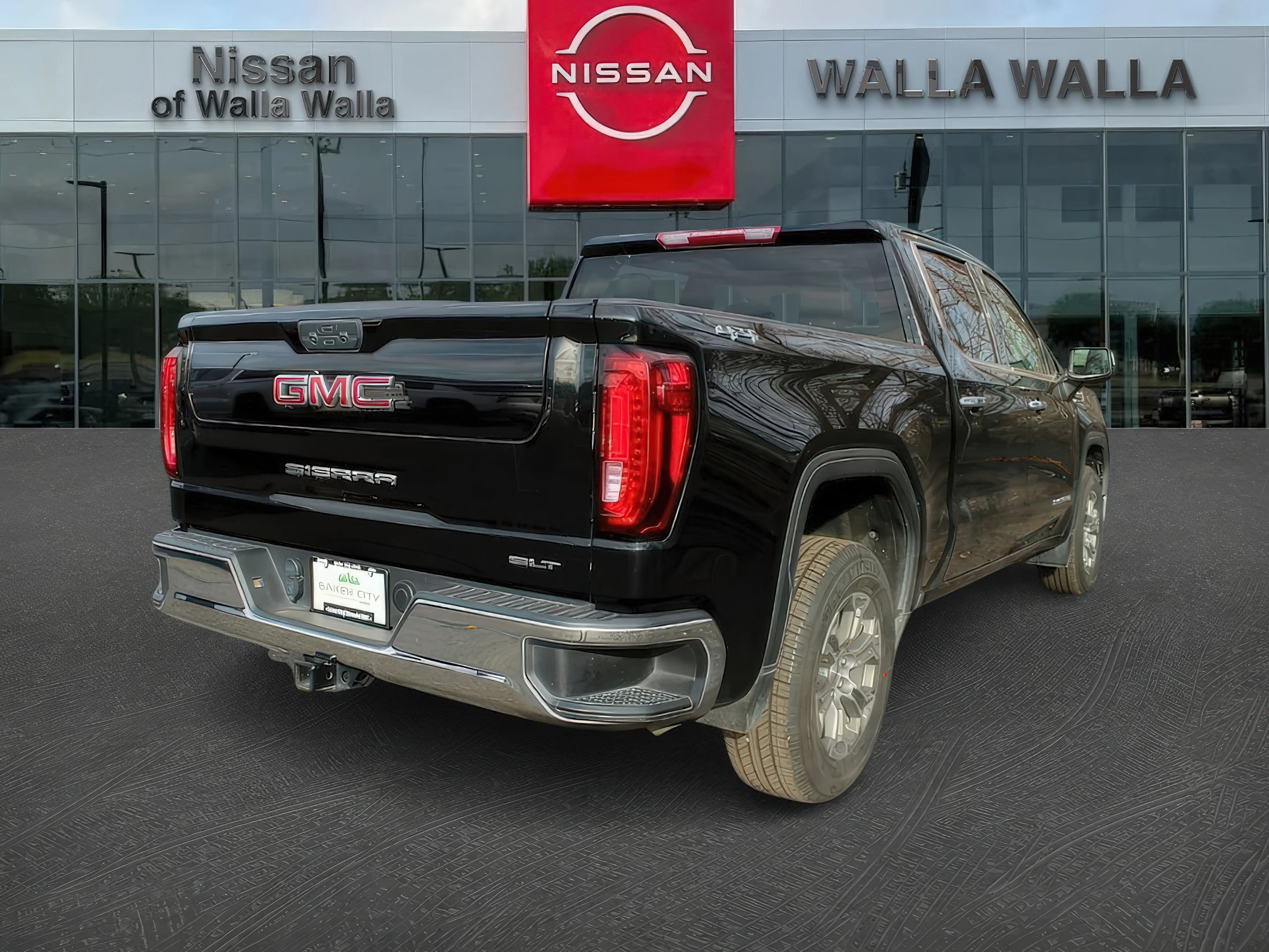 2024 GMC Sierra 1500 SLT - Photo 7