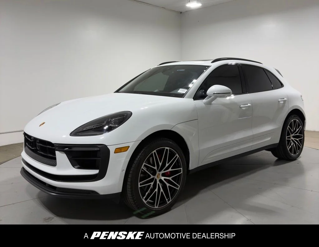 2023 Porsche Macan S's photo