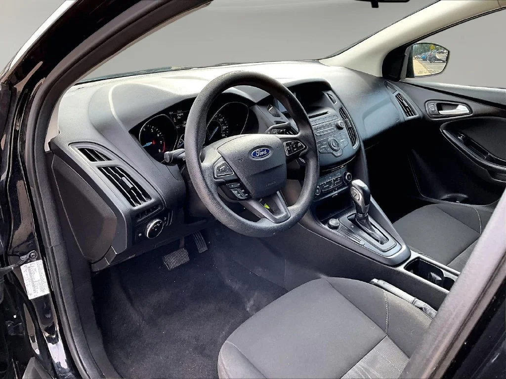 Used 2016 Black Ford SE image 21