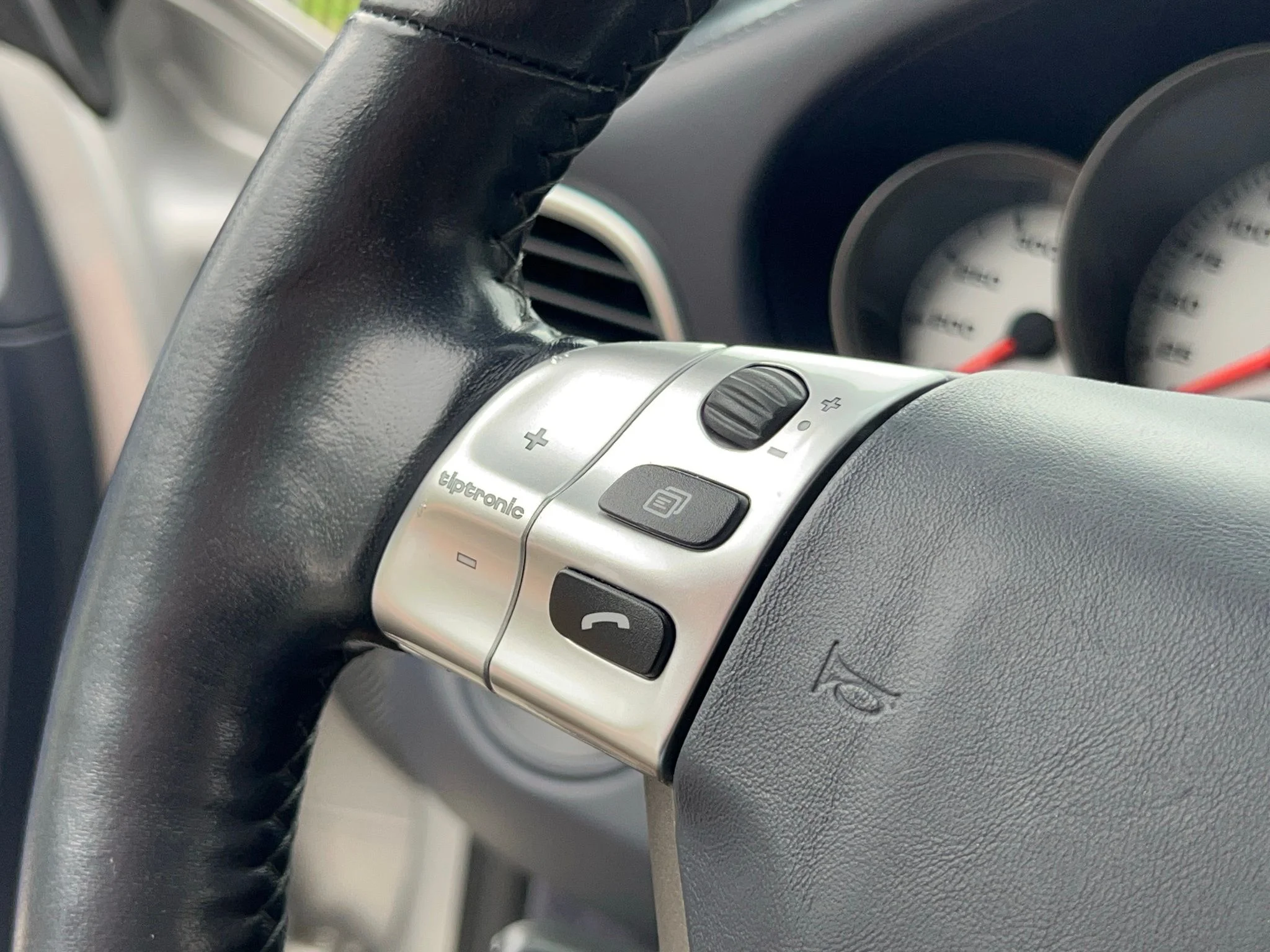 Used 2007 Silver Porsche Turbo image 21