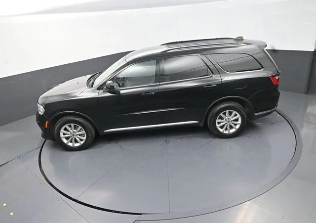 Used 2022 Black Dodge SXT image 14