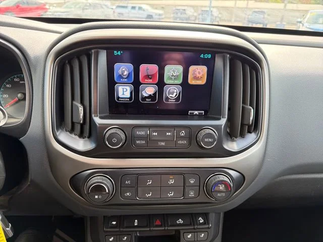 Used 2015 RED ROCK METALLIC Chevrolet 4WD Z71 image 24