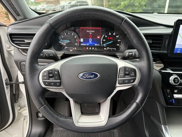 Used 2021 White Ford Limited image 14