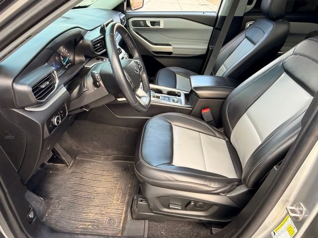 Used 2023 Silver Ford XLT image 13