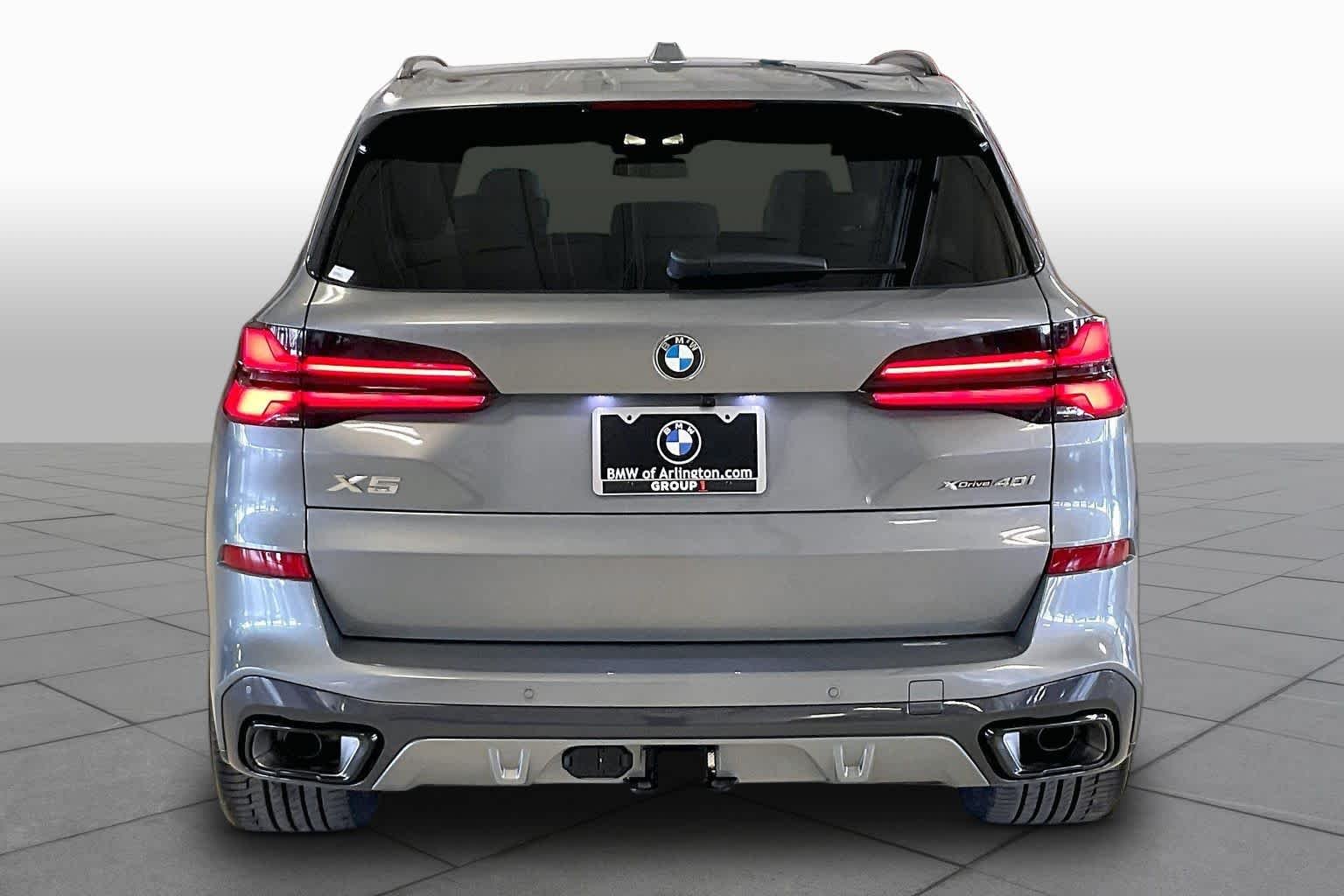 New 2026 Skyscraper Grey Metallic BMW xDrive40i image 4