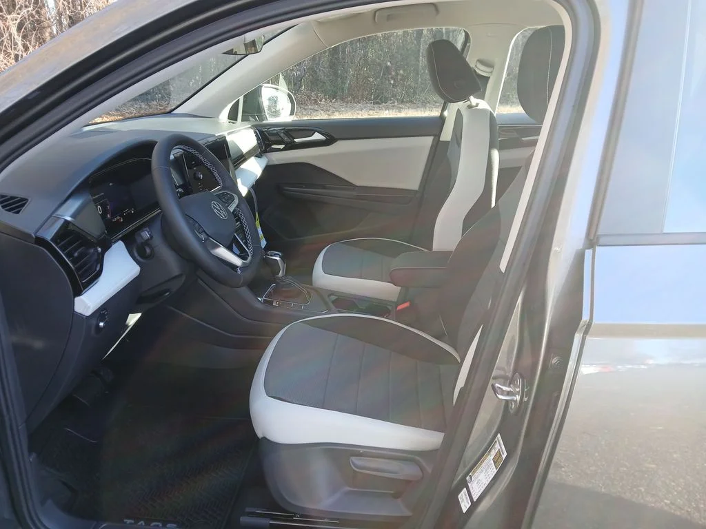 New 2026 Silver Volkswagen 1.5T S image 9
