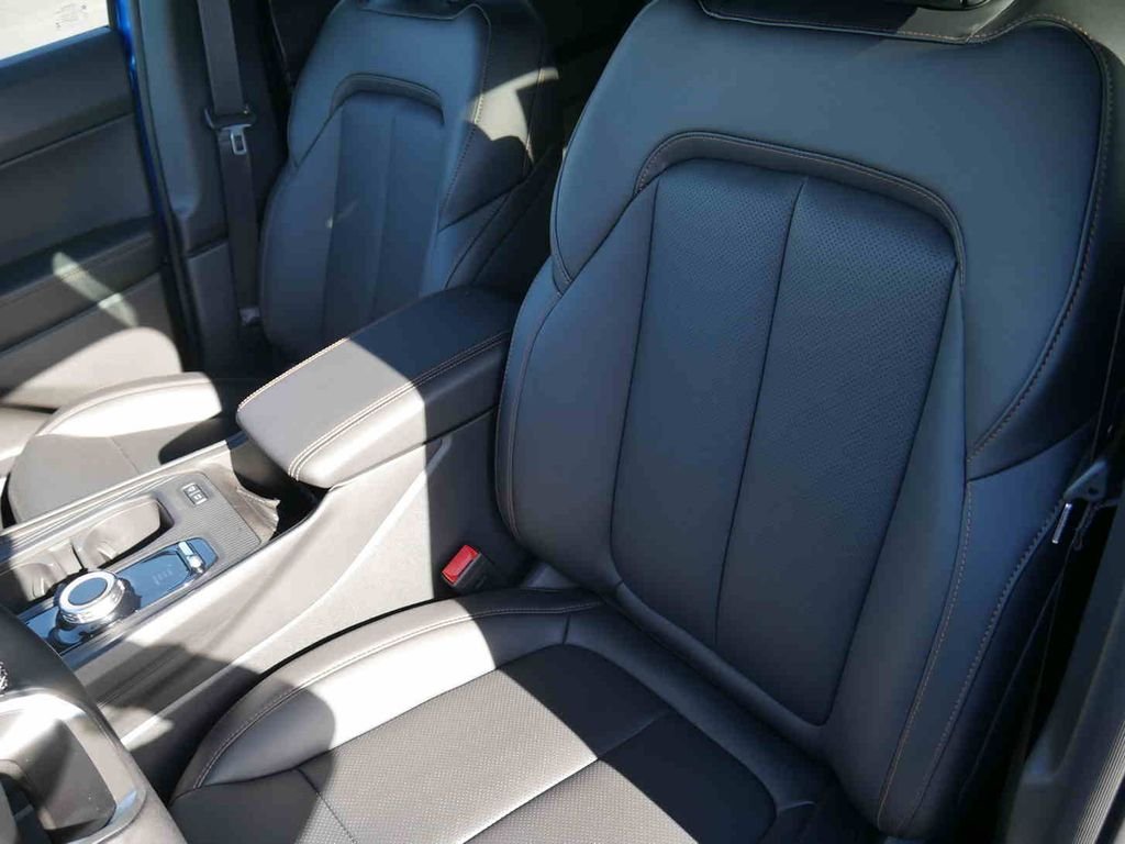 New 2026 Hydro Blue Pearlcoat Jeep Limited image 27