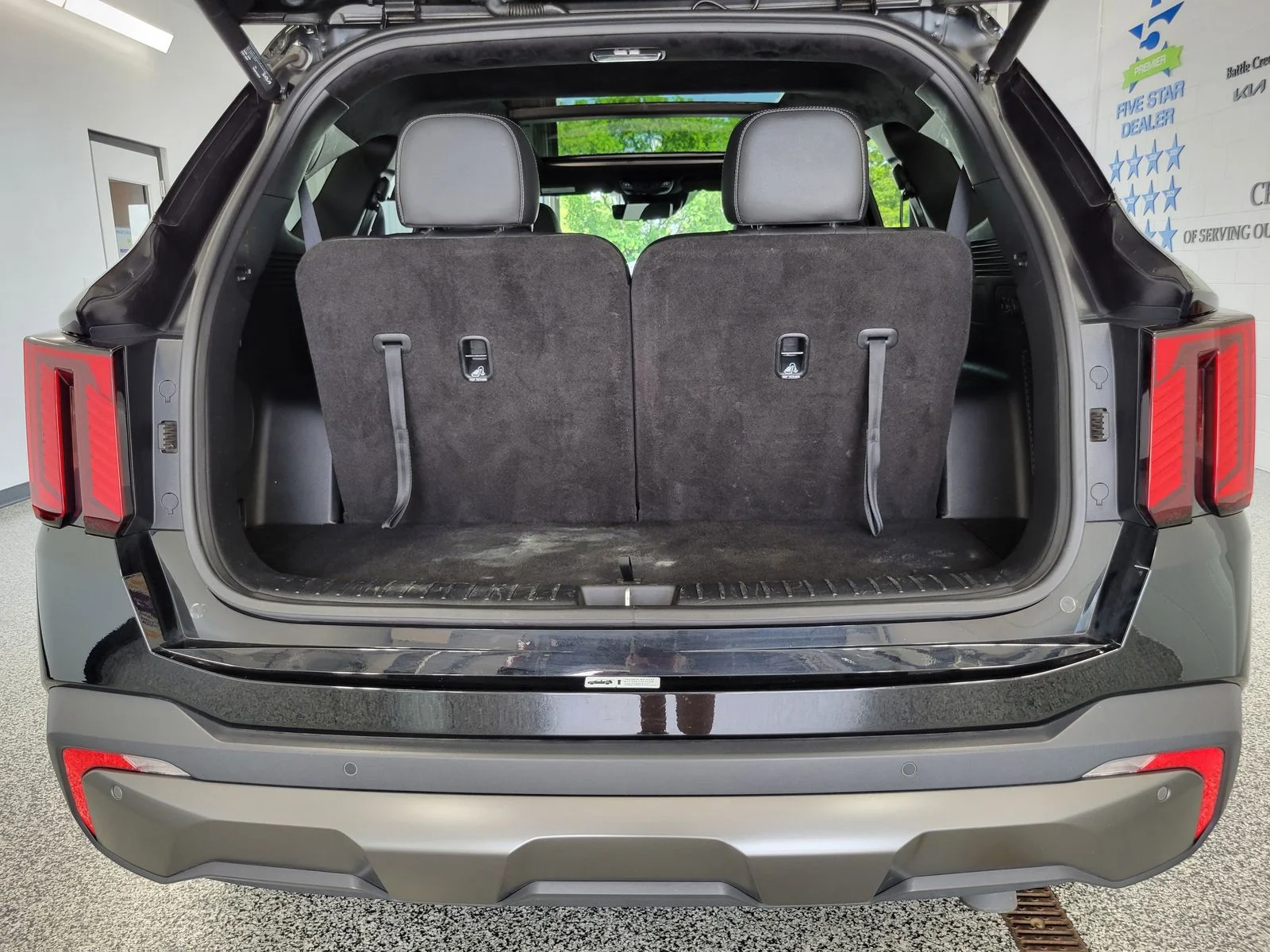 Certified Used 2024 Black Kia X-Pro SX Prestige image 6