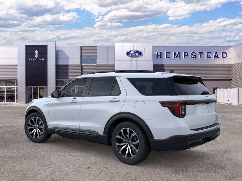 New 2026 Space White Metallic Ford ST-Line image 4