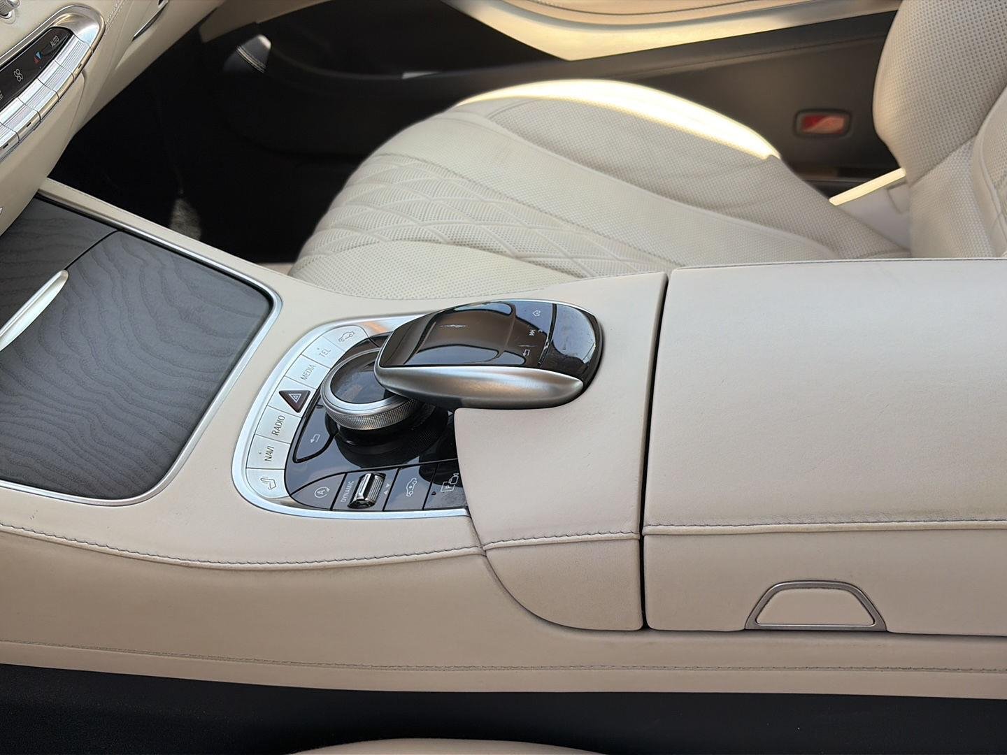 Used 2018 designo Diamond White Metallic Mercedes-Benz S 560 image 43