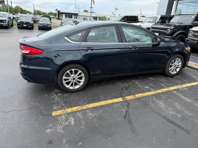 Used 2020 Blue Ford SE image 9