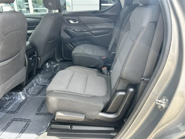 Used 2018 Brown CHEVROLET LT Cloth image 19