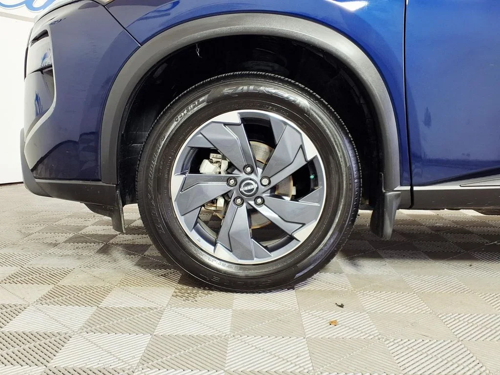 Used 2025 Blue Nissan SV image 7